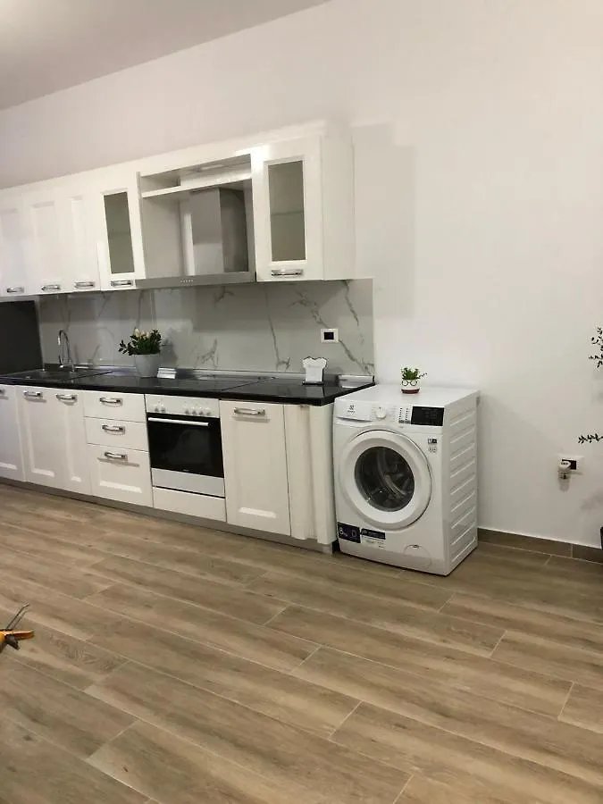 Ornela Apartments دراس