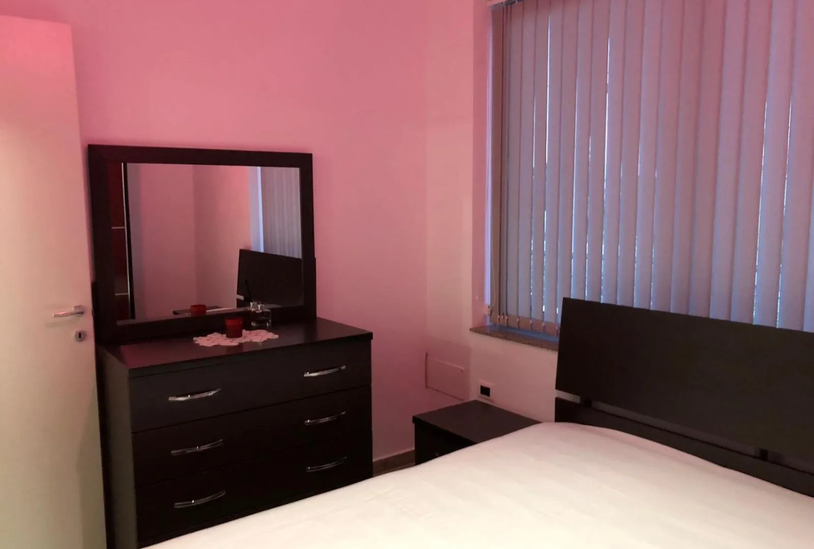Ornela Apartments دراس